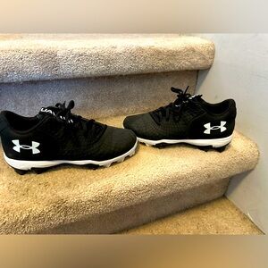 Kids UA cleats - worn 2x!  Smoke free home